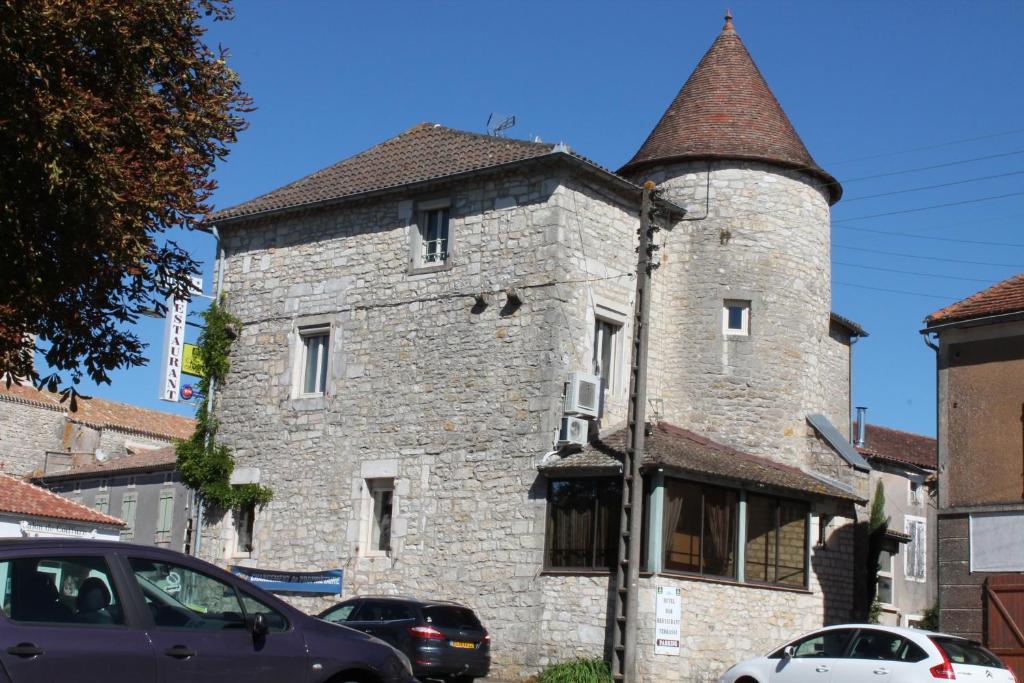 Logis Hotels- Auberge De La Tour - Hotel Et Restaurant Sauzet  Exterior foto